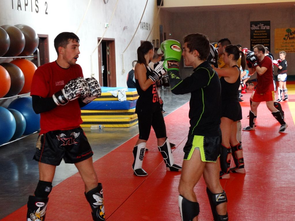 Stage de perfectionnement de boxe thaï avec Yohann Lidon le 18 octobre 2015 - Energy Fight Club dsc00473.jpg (large)