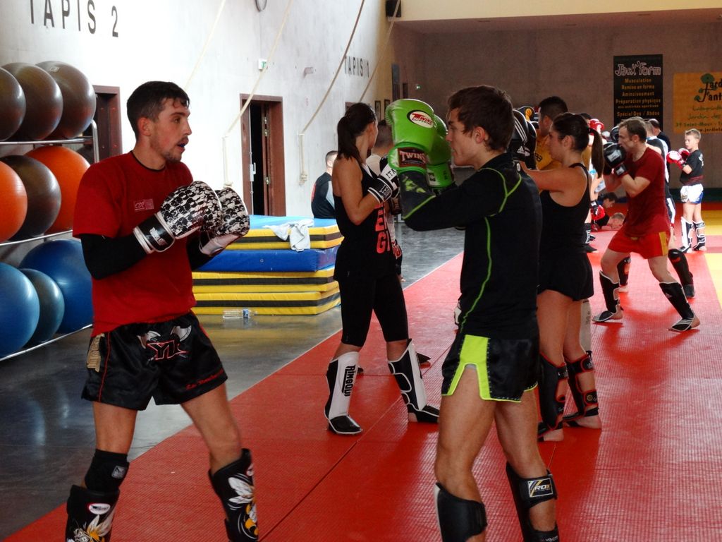 Stage de perfectionnement de boxe thaï avec Yohann Lidon le 18 octobre 2015 - Energy Fight Club dsc00474.jpg (large)