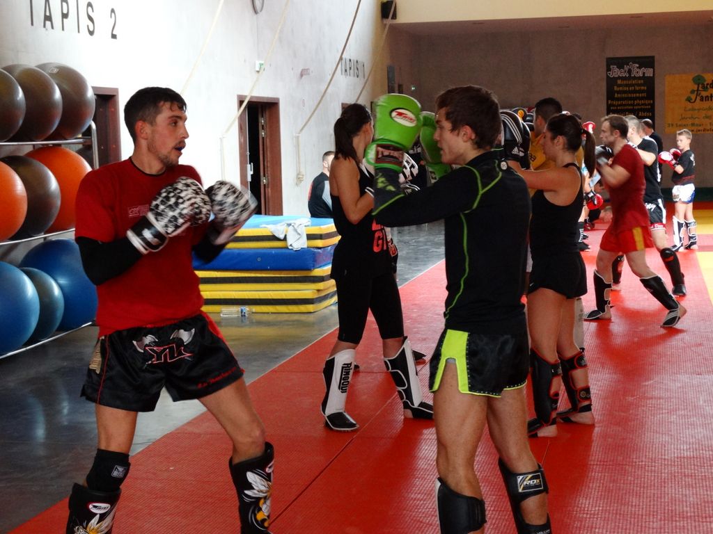 Stage de perfectionnement de boxe thaï avec Yohann Lidon le 18 octobre 2015 - Energy Fight Club dsc00475.jpg (large)