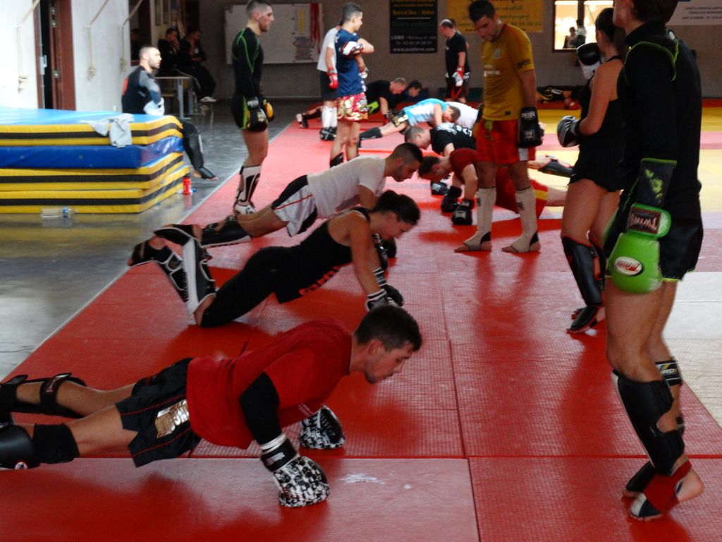 Stage de perfectionnement de boxe thaï avec Yohann Lidon le 18 octobre 2015 - Energy Fight Club dsc00482.jpg (large)