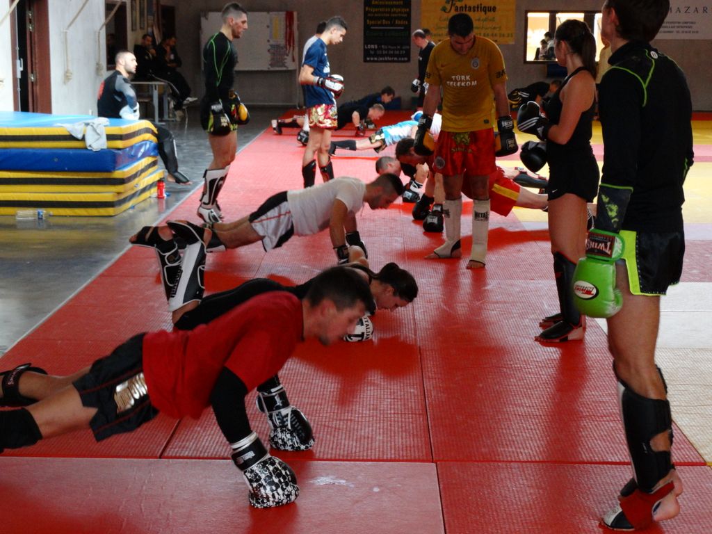 Stage de perfectionnement de boxe thaï avec Yohann Lidon le 18 octobre 2015 - Energy Fight Club dsc00487.jpg (large)