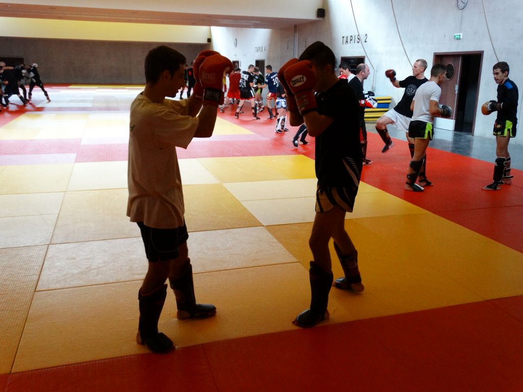 Stage de perfectionnement de boxe thaï avec Yohann Lidon le 18 octobre 2015 - Energy Fight Club dsc00494.jpg (large)