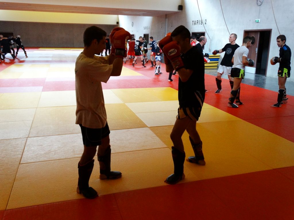 Stage de perfectionnement de boxe thaï avec Yohann Lidon le 18 octobre 2015 - Energy Fight Club dsc00495.jpg (large)