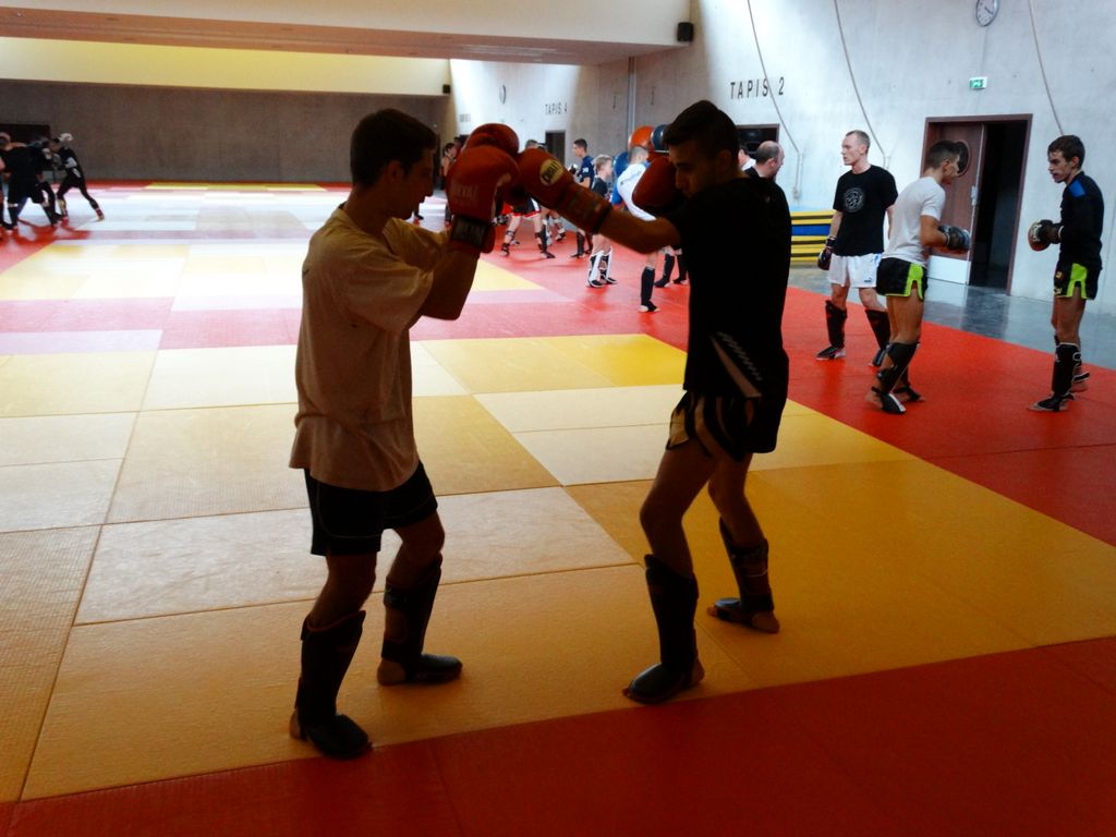 Stage de perfectionnement de boxe thaï avec Yohann Lidon le 18 octobre 2015 - Energy Fight Club dsc00497.jpg (large)