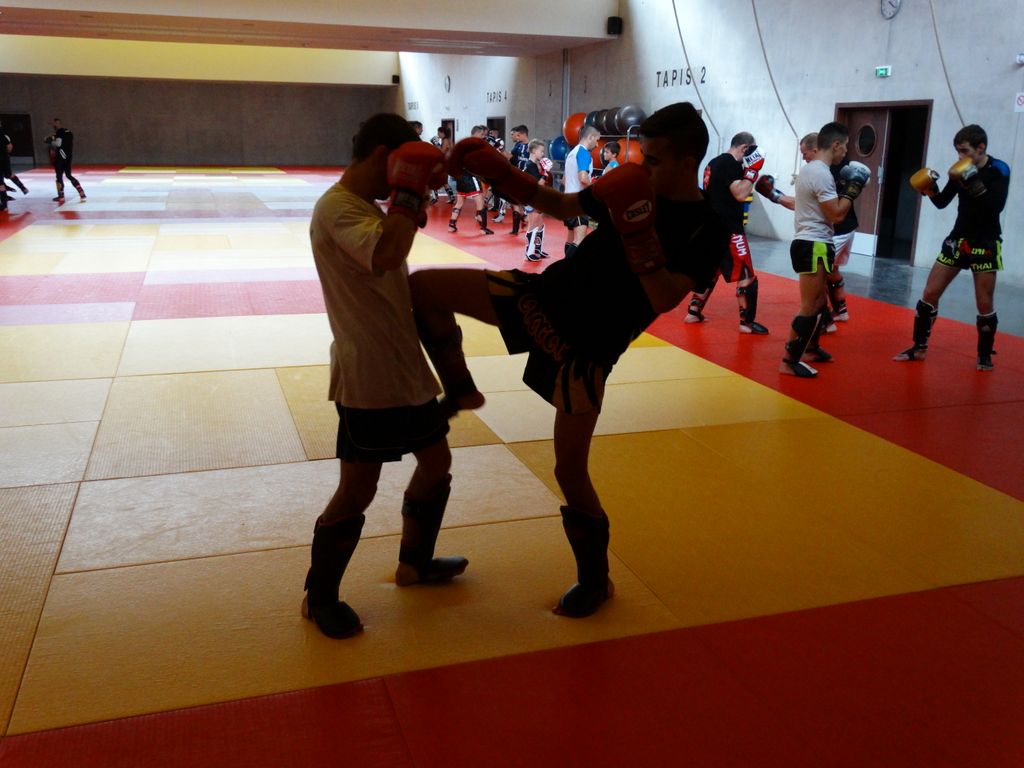 Stage de perfectionnement de boxe thaï avec Yohann Lidon le 18 octobre 2015 - Energy Fight Club dsc00502.jpg (large)