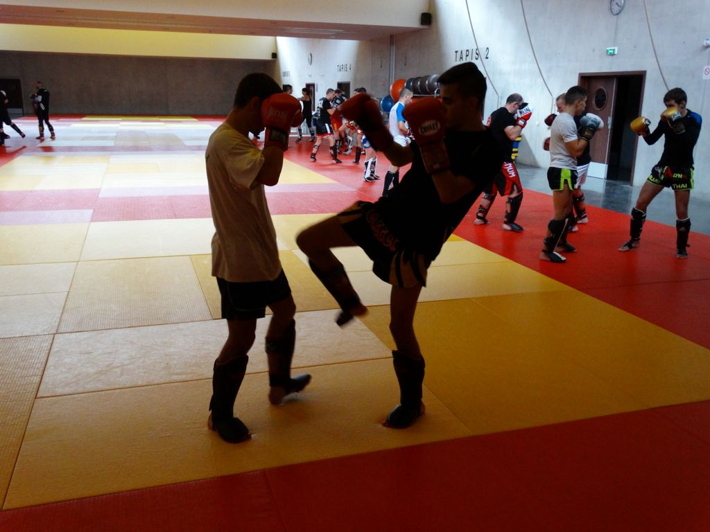 Stage de perfectionnement de boxe thaï avec Yohann Lidon le 18 octobre 2015 - Energy Fight Club dsc00503.jpg (large)
