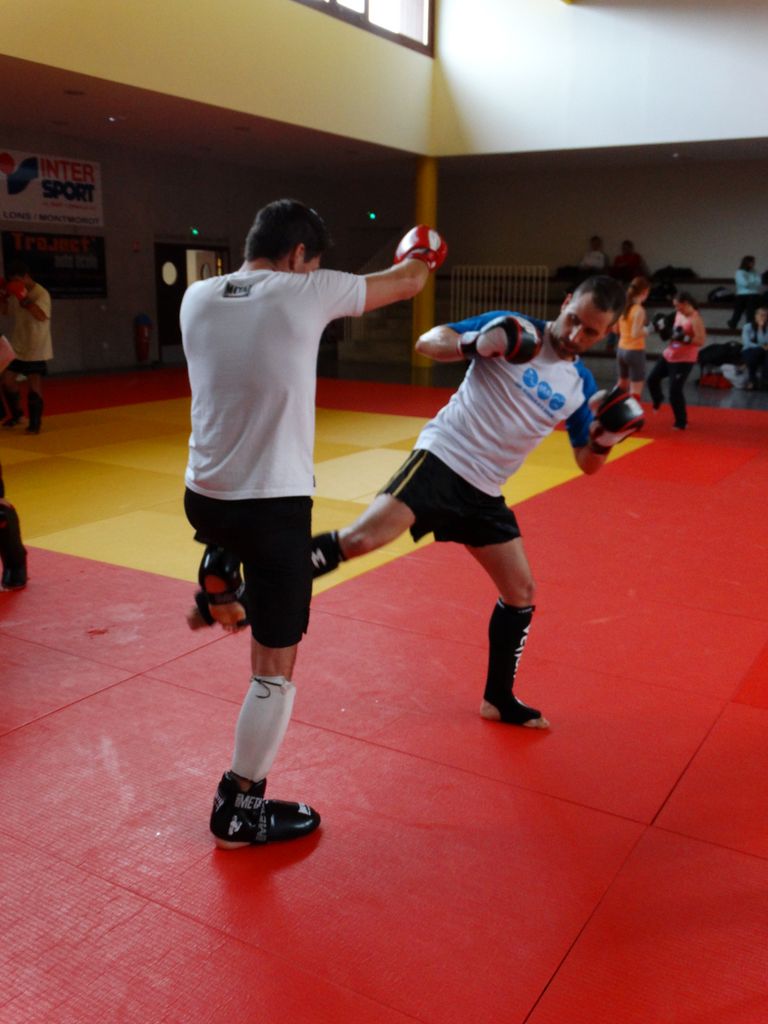 Stage de perfectionnement de boxe thaï avec Yohann Lidon le 18 octobre 2015 - Energy Fight Club dsc00505.jpg (large)