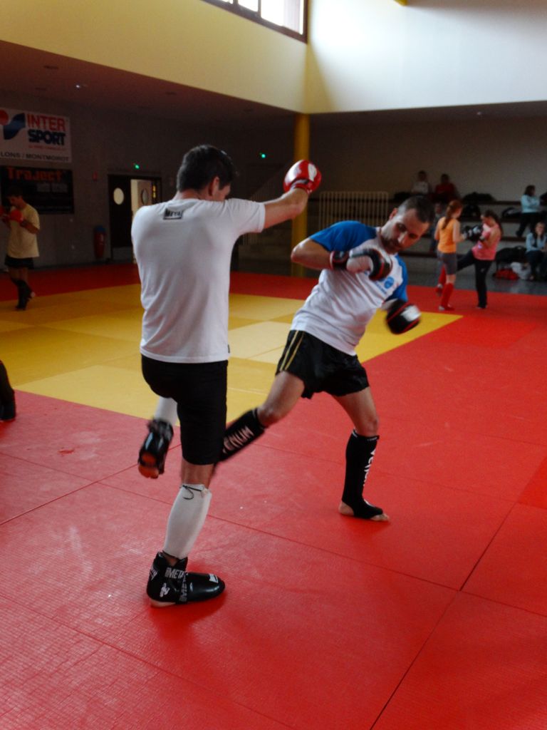 Stage de perfectionnement de boxe thaï avec Yohann Lidon le 18 octobre 2015 - Energy Fight Club dsc00506.jpg (large)