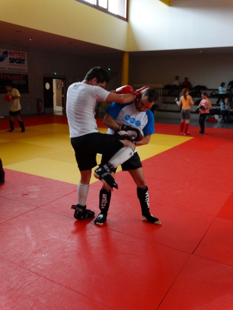 Stage de perfectionnement de boxe thaï avec Yohann Lidon le 18 octobre 2015 - Energy Fight Club dsc00510.jpg (large)