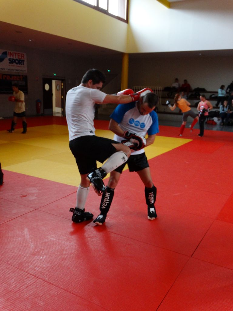 Stage de perfectionnement de boxe thaï avec Yohann Lidon le 18 octobre 2015 - Energy Fight Club dsc00512.jpg (large)
