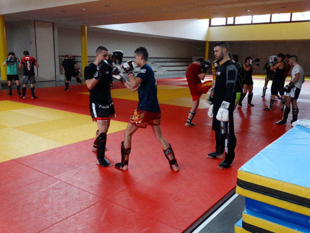 Stage de perfectionnement de boxe thaï avec Yohann Lidon le 18 octobre 2015 - Energy Fight Club dsc00514.jpg (large)