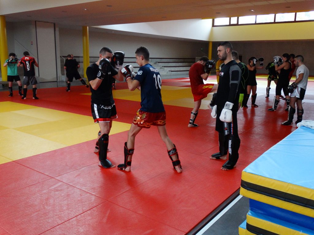 Stage de perfectionnement de boxe thaï avec Yohann Lidon le 18 octobre 2015 - Energy Fight Club dsc00515.jpg (large)