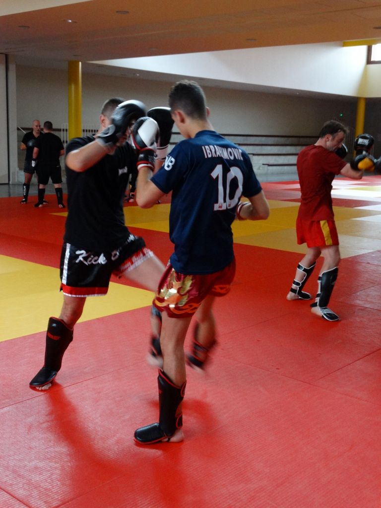 Stage de perfectionnement de boxe thaï avec Yohann Lidon le 18 octobre 2015 - Energy Fight Club dsc00518.jpg (large)
