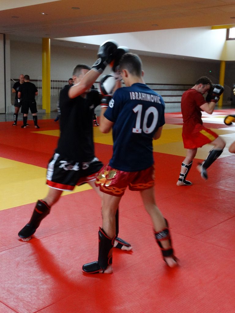 Stage de perfectionnement de boxe thaï avec Yohann Lidon le 18 octobre 2015 - Energy Fight Club dsc00519.jpg (large)