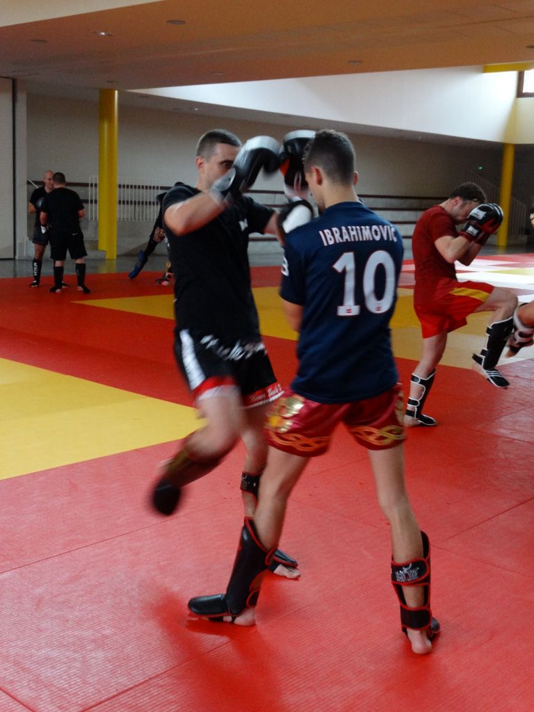 Stage de perfectionnement de boxe thaï avec Yohann Lidon le 18 octobre 2015 - Energy Fight Club dsc00520.jpg (large)