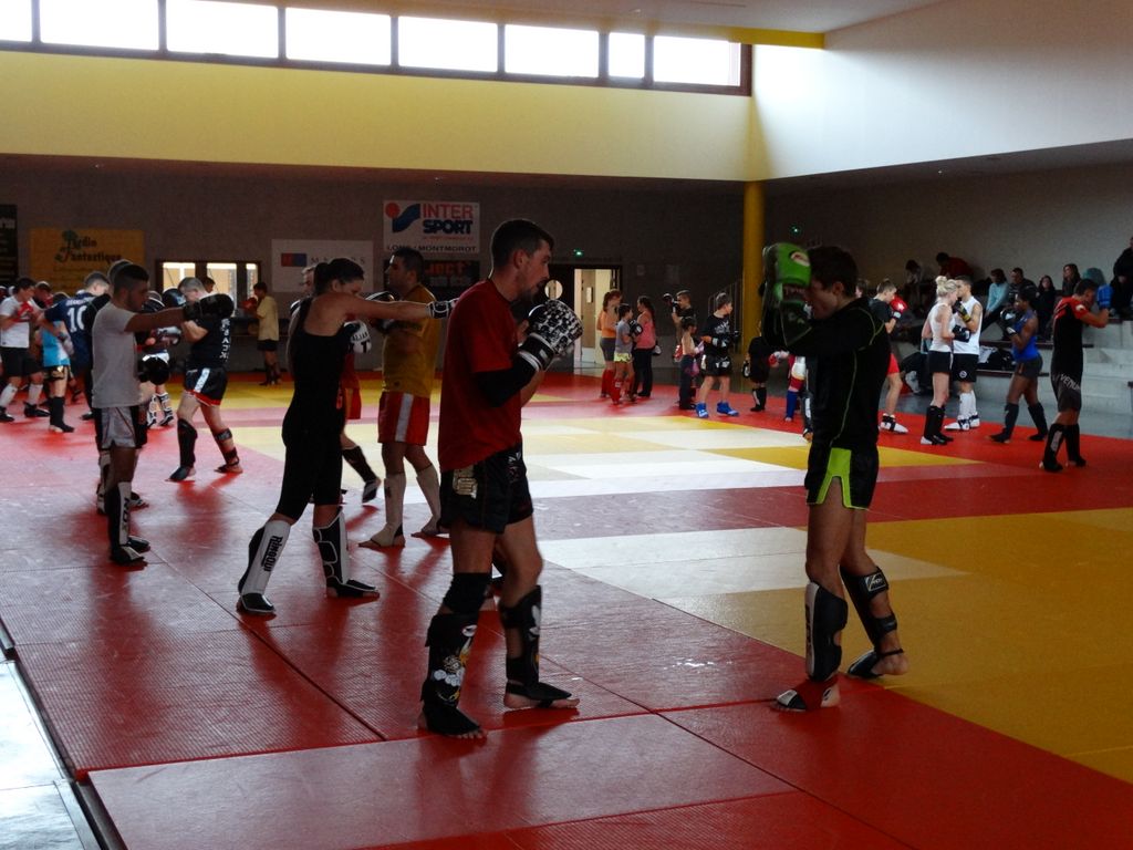 Stage de perfectionnement de boxe thaï avec Yohann Lidon le 18 octobre 2015 - Energy Fight Club dsc00529.jpg (large)