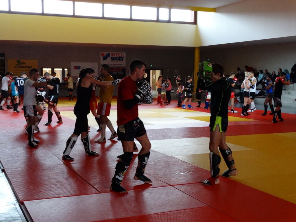 Stage de perfectionnement de boxe thaï avec Yohann Lidon le 18 octobre 2015 - Energy Fight Club dsc00530.jpg (large)