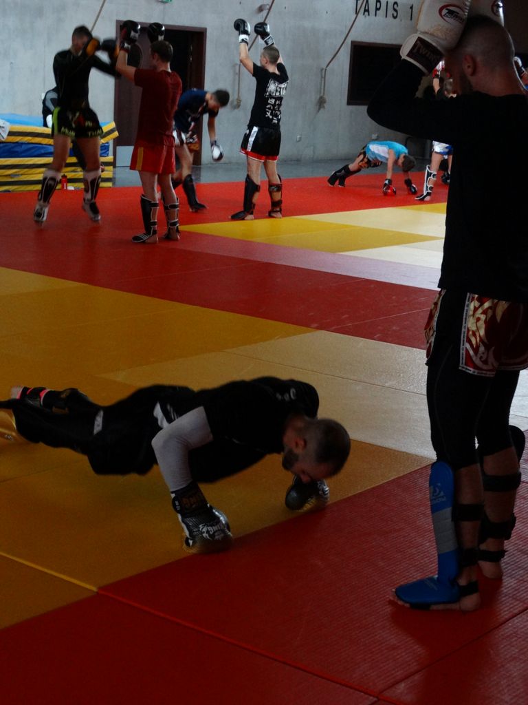 Stage de perfectionnement de boxe thaï avec Yohann Lidon le 18 octobre 2015 - Energy Fight Club dsc00537.jpg (large)