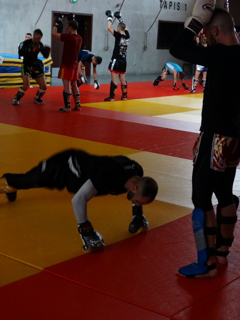 Stage de perfectionnement de boxe thaï avec Yohann Lidon le 18 octobre 2015 - Energy Fight Club dsc00538.jpg (large)