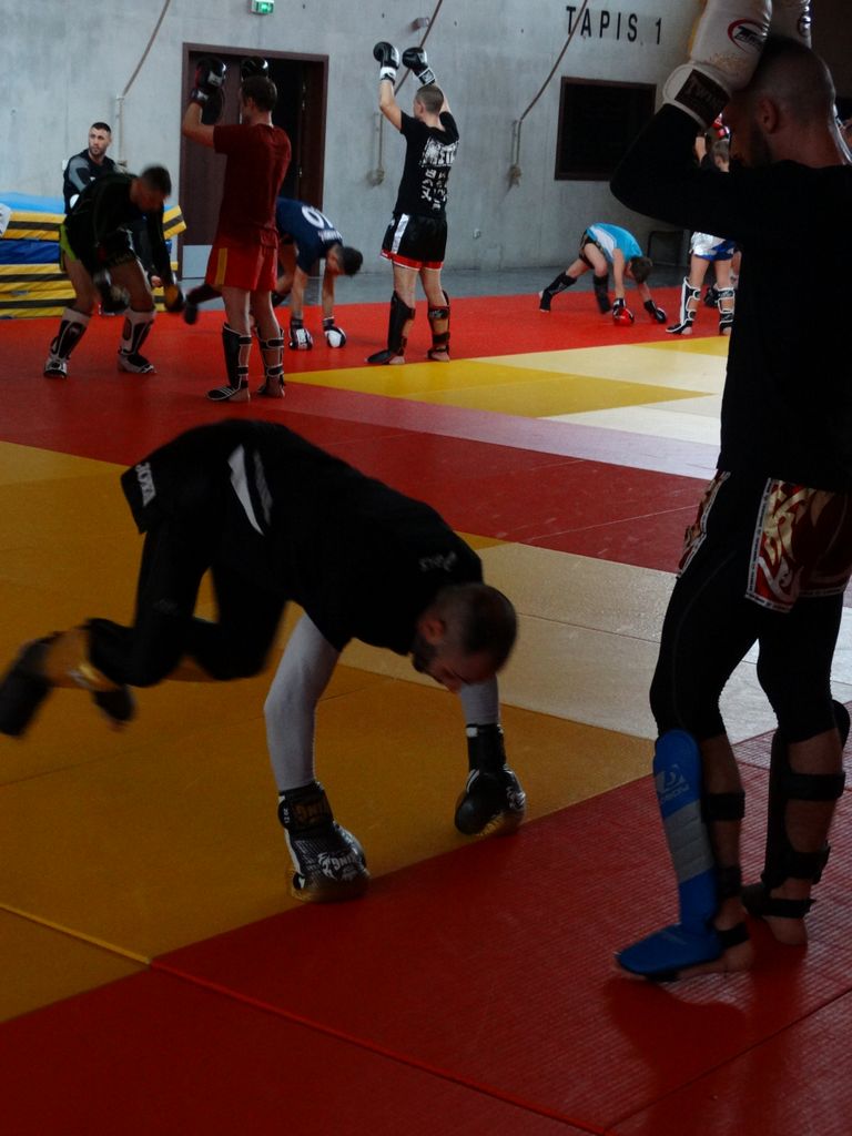 Stage de perfectionnement de boxe thaï avec Yohann Lidon le 18 octobre 2015 - Energy Fight Club dsc00539.jpg (large)