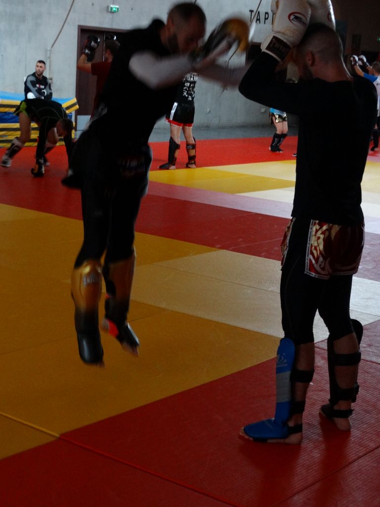 Stage de perfectionnement de boxe thaï avec Yohann Lidon le 18 octobre 2015 - Energy Fight Club dsc00546.jpg (large)