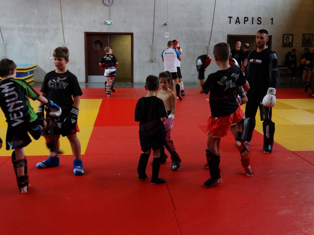 Stage de perfectionnement de boxe thaï avec Yohann Lidon le 18 octobre 2015 - Energy Fight Club dsc00547.jpg (large)