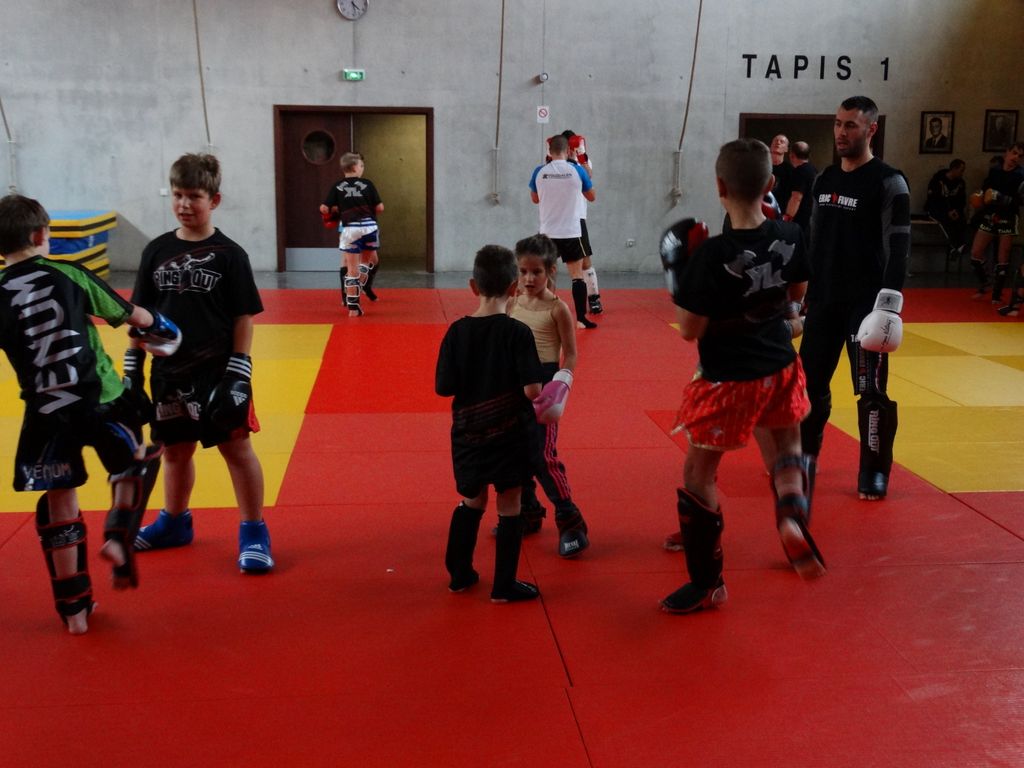 Stage de perfectionnement de boxe thaï avec Yohann Lidon le 18 octobre 2015 - Energy Fight Club dsc00548.jpg (large)
