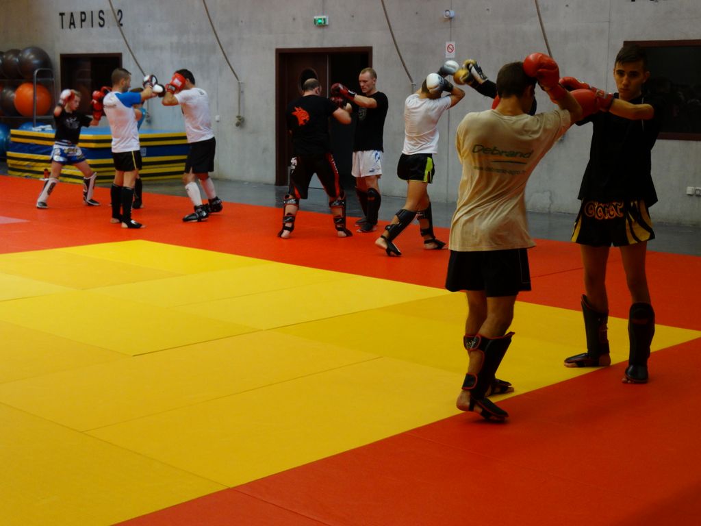 Stage de perfectionnement de boxe thaï avec Yohann Lidon le 18 octobre 2015 - Energy Fight Club dsc00556.jpg (large)