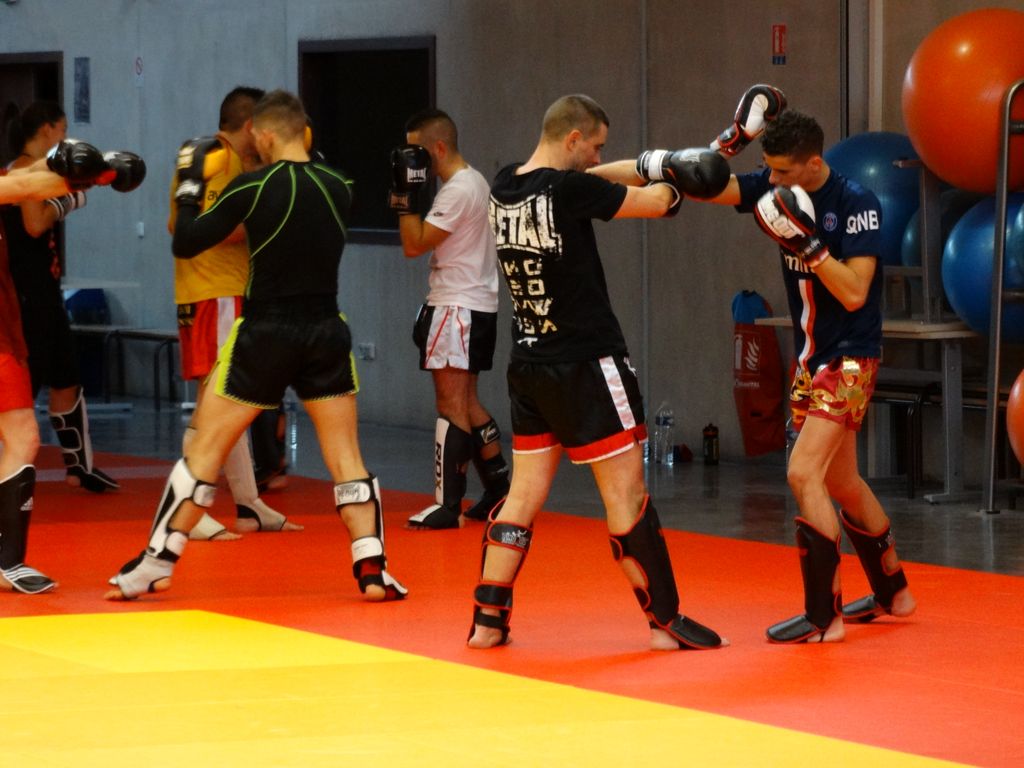 Stage de perfectionnement de boxe thaï avec Yohann Lidon le 18 octobre 2015 - Energy Fight Club dsc00559.jpg (large)