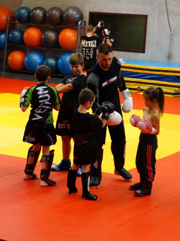 Stage de perfectionnement de boxe thaï avec Yohann Lidon le 18 octobre 2015 - Energy Fight Club dsc00563.jpg (large)