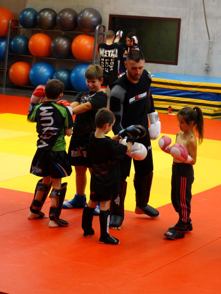Stage de perfectionnement de boxe thaï avec Yohann Lidon le 18 octobre 2015 - Energy Fight Club dsc00564.jpg (large)