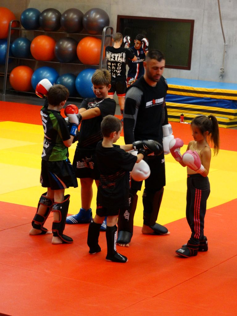 Stage de perfectionnement de boxe thaï avec Yohann Lidon le 18 octobre 2015 - Energy Fight Club dsc00565.jpg (large)