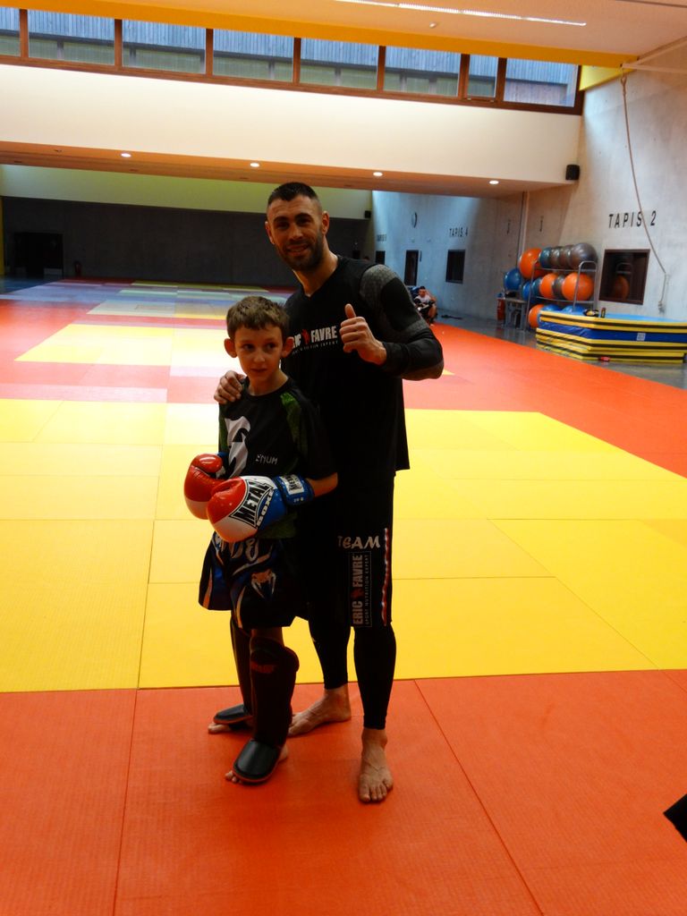 Stage de perfectionnement de boxe thaï avec Yohann Lidon le 18 octobre 2015 - Energy Fight Club dsc00582.jpg (large)
