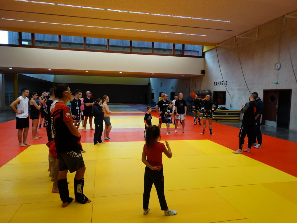 Stage de perfectionnement de boxe thaï avec Yohann Lidon le 18 octobre 2015 - Energy Fight Club dsc00585.jpg (large)