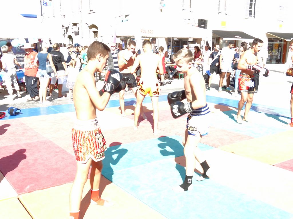 
Fêtes du sport.Lons le Saunier septembre 2016 - Energy Fight Club energy_fight_club__30_.jpg (large)