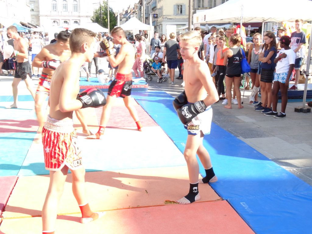 
Fêtes du sport.Lons le Saunier septembre 2016 - Energy Fight Club energy_fight_club__59_.jpg (large)
