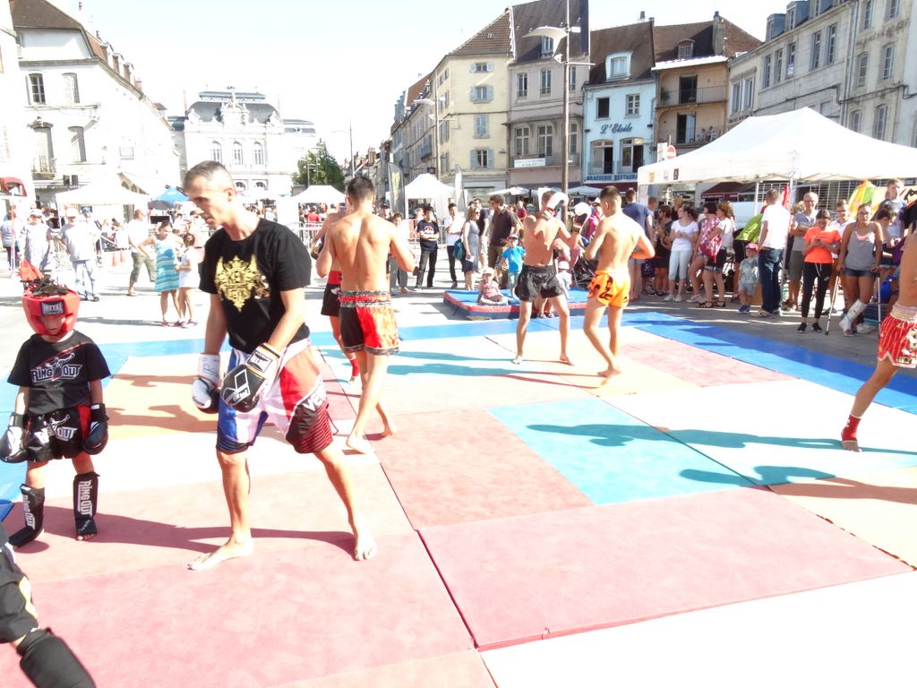 
Fêtes du sport.Lons le Saunier septembre 2016 - Energy Fight Club energy_fight_club__80_.jpg (large)