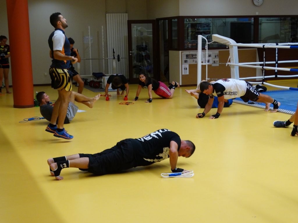 Entrainement Boxe Thaï.Dojo Lons le Saunier septembre 2016 - Energy Fight Club energy_fight_club__3_.jpg (large)