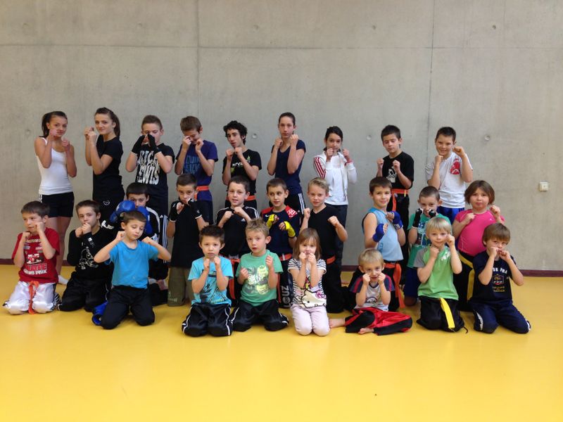 Groupe jeunes 2013 - Energy Fight Club img_4570.jpg (large)